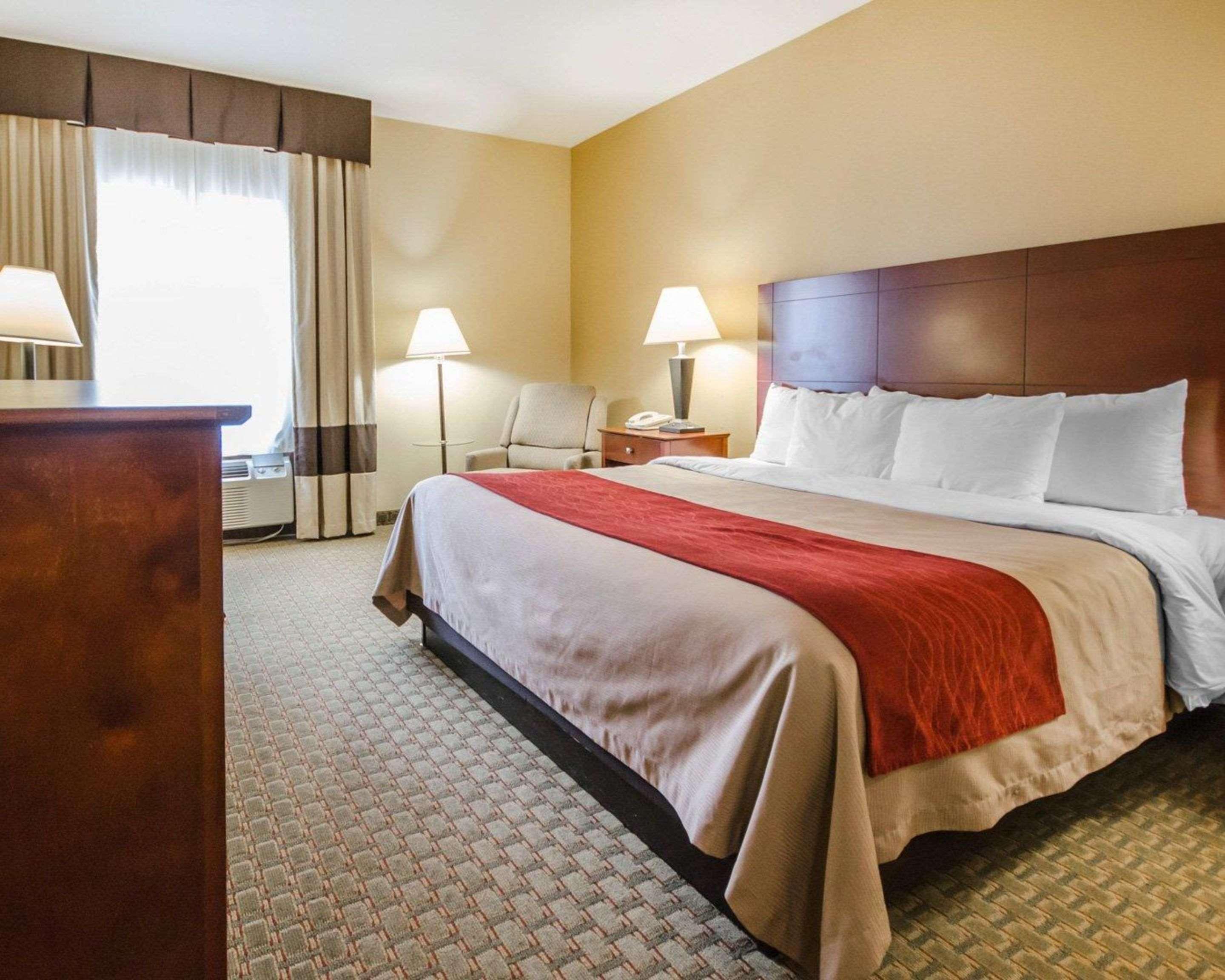 Comfort Inn Henderson Bagian luar foto