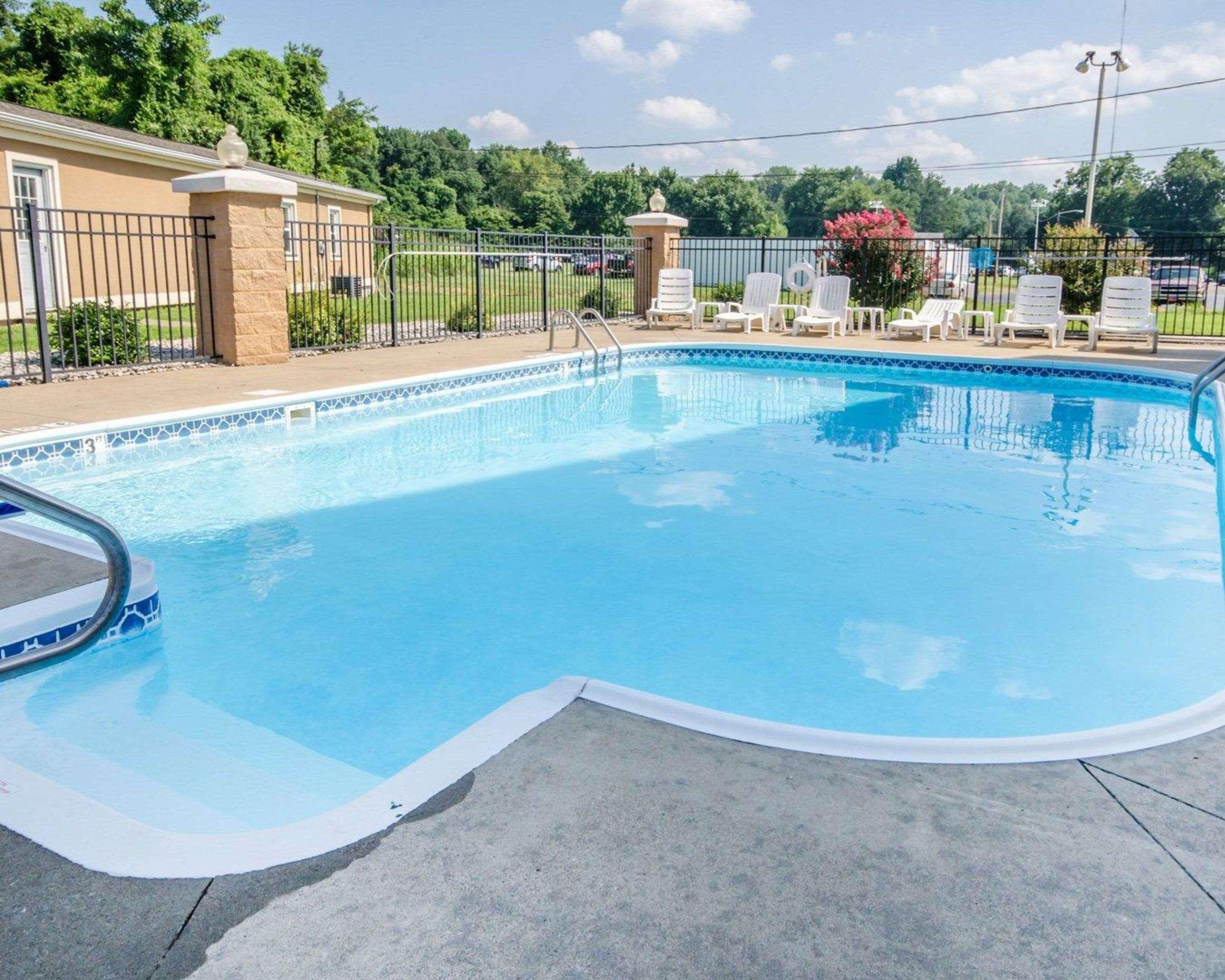 Comfort Inn Henderson Bagian luar foto