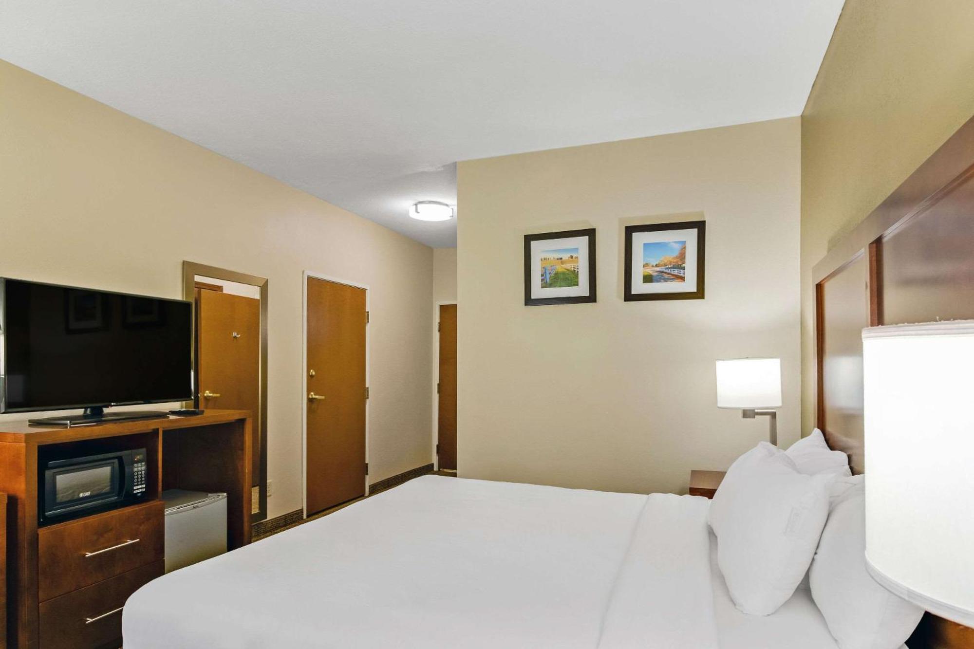 Comfort Inn Henderson Bagian luar foto