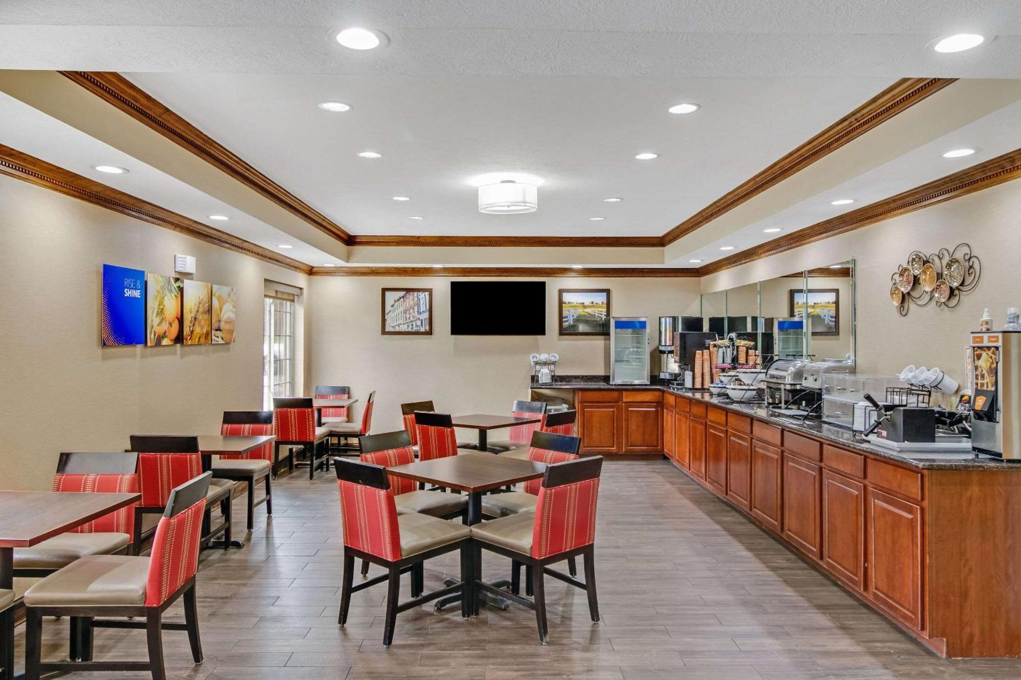 Comfort Inn Henderson Bagian luar foto